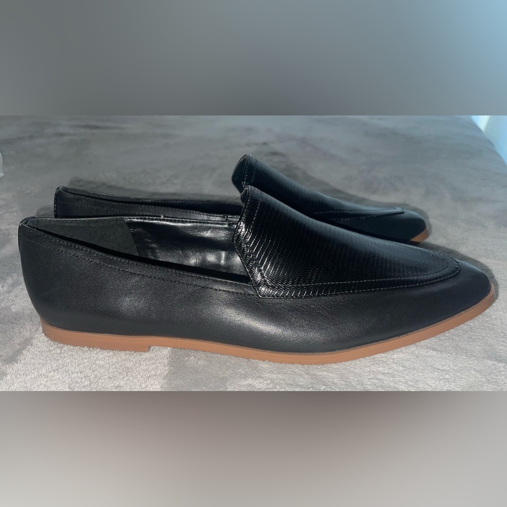 New Vince Camuto flats Black